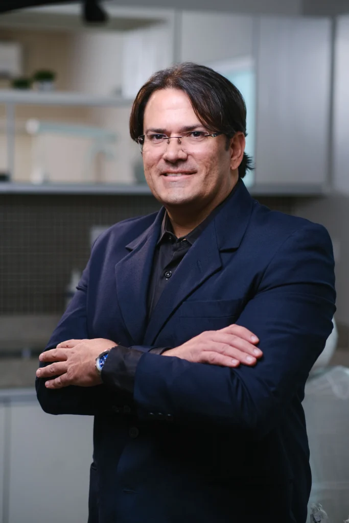 Dr Esaú